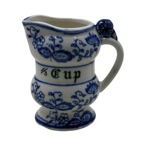 Vintage Arnart Blue Onion 1/3 cup measuring cup handcrafted in Japan